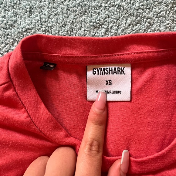 pink gymshark tee - Picture 2 of 2